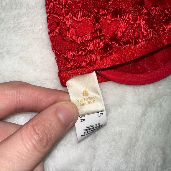 Vintage! Victoria’s Secret Red Lace Bra! - Picture 4 of 7